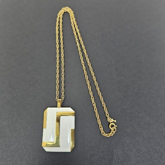 Vintage Modernist White Enamel Gold Tone Signed Crown Trifari Pendant Necklace - Picture 12 of 15
